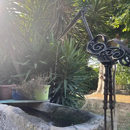 Dans Ancien Moulin * Bellegarde (Gard)
